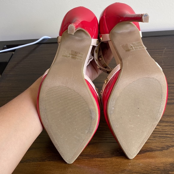 Red studded heels 👠 - Picture 3 of 10